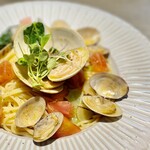 AQUA Table - アサリと蛤のペペロンチーノ