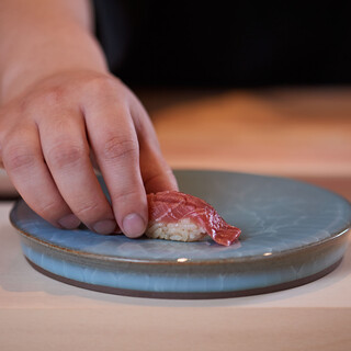 食材と真摯に向き合い、細部まで妥協を許さないネタとシャリ