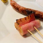 やきとり鴨平 - ウインナー&チーズベーコン