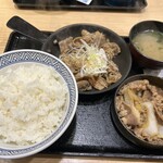 吉野家 - おかずダブル定食大満足です