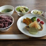 キッチン ブルー グローブ - 黒鯛ポワレ　エストラゴンとマスタードのソース