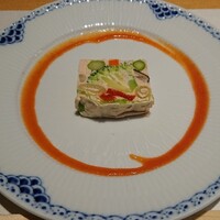 双葉寿司 - ソースはトマトのクーリ、酸味が添加されてる？キリッとした味でテリーヌをさらっと頂けます！
