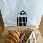 Boulangerie S.Igarashi - クロワッサン270円（通常320円）、ピスターシュ ル・ミエル400円