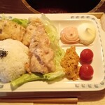 だから、今日がよかったと思える。 - 白い唐揚げ定食