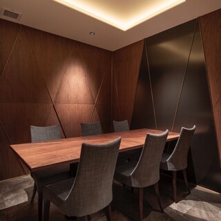 6名様まで御利用いただける完全個室