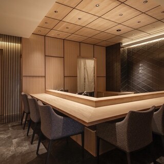 伝統と新しさが融合したモダンな空間は記念日や接待に最適