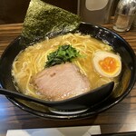 まるげんラーメン - とんこつラーメン。