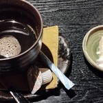 Wasai Hanamizuki - コーヒーと茶菓子。ここでいきなり洋食やねｗ