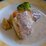 レストラン美咲亭 - 「本日の鮮魚のバター焼き」（1,100円）。