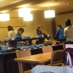 阿古屋茶屋 - バイキング台は常に賑わっています