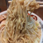 Buta yama - 小ラーメン900円、全マシアレ(ニンニク豆板醤)麺リフト(2024.4.1)