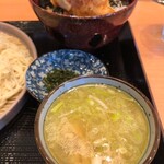 麺屋 鶏ノ湯 - 鶏出汁が濃いスープが旨い！