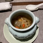 ON the TABLE CHINESE - 