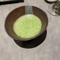 ON the TABLE CHINESE - 