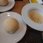 ラリチェッタ - 白パンとトリュフスープ