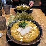 横浜家系ラーメン でら家 名古屋駅前店 - 