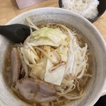 麺屋 愛0028 - らー麺900円　小ライス付