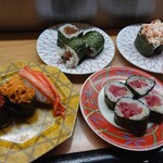 すし丸 - 北海三昧(いくら、うに、かに身)、鉄火巻、かんぴょう巻、カニサラダ