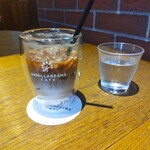 バニラビーンズ みなとみらい本店 - アイスカフェラテ