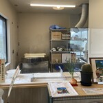 時とまるudon - 待ち中に撮影のように写り込みが気になったので、大将が丁度麺を切っているところを撮影逃した…