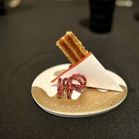 ガストロノミー ジョエル・ロブション - ◆赤座海老のゴーフレット
                    お味のインパクトは、こちらが一番だったかも(^^)
                    海老の風味がしっかりで、美味しい♪