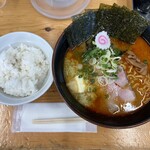 Junchan Ramen - 辛みそにんにくバターラーメン（920円）
                        ランチタイムはご飯つき