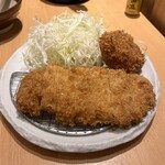 Butaya Ton'Ichi - ▪️ロースカツ定食¥880
                      ▪️メンチカツ¥180
                      　※ご飯、豚汁、キャベツお代わり無料
                      　※キャッシュレス決済可