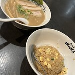 ばーばら - 濃厚魚介豚骨醤油ラーメン / 炒飯