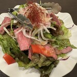 肉寿司ダイニングMEAT HOUSE - パストラミビーフサラダ