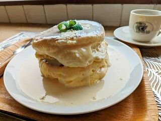 Kona Kona Cafe' - パンケーキ、マカダミアンナッツソース