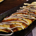 Taishuusakaba Motenashiya - お好み焼き風の出汁巻き卵