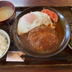 Minami - 国産牛ハンバーグ定食＝880円