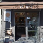 243769428 - vivant