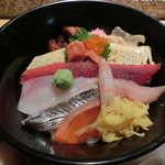 魚がし鮨 - ランチちらし寿司750円