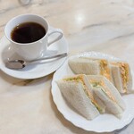 ボンユー - ホットコーヒーとサンドイッチのセットが250円