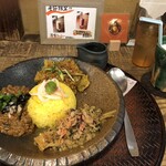 旧ヤム邸  シモキタ荘 - 全がけ3種 1450円、ラッシー 500円