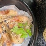 Fried shrimp with soy sauce and mustard