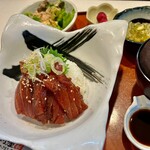 Tuna pickled rice bowl 980 yen (1,078 yen including tax)