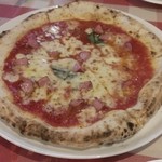 ラモーラ - トマトソースのソーセージピザ