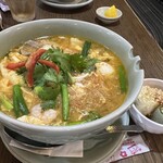 タイの食卓 クルン・サイアム - デフォでつく春巻きは無くなっていませんでした。よかった。