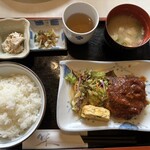 軽食 喫茶 リバー - 料理写真:ハンバーグ定食 1000円