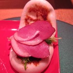 懐石カフェ 蛙吉 - 14年2月　カリカリの揚げがアクセントになっている稲荷バーガー