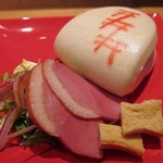 懐石カフェ 蛙吉 - 14年2月　カリカリの揚げがアクセントになっている稲荷バーガー