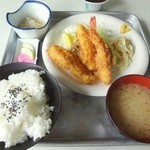 玉屋食堂 - ミックスフライ定食