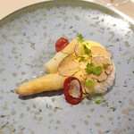 L'ETERRE - ホワイトアスパラのグリル、ポーチドエッグとパルメザンチーズムース