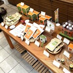 かきのは - 柿の葉茶「柿茶」は全ラインナップが並びます