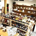 かきのは - ショップ内には自然食品が並んでいます　