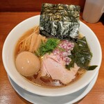 伍年食堂 - 中華そばと、濃い煮卵