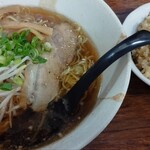 焔屋 - しょうゆラーメンと半チャーハン