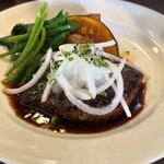 イヌイット - 八丁味噌と大根おろしソースのハンバーグ